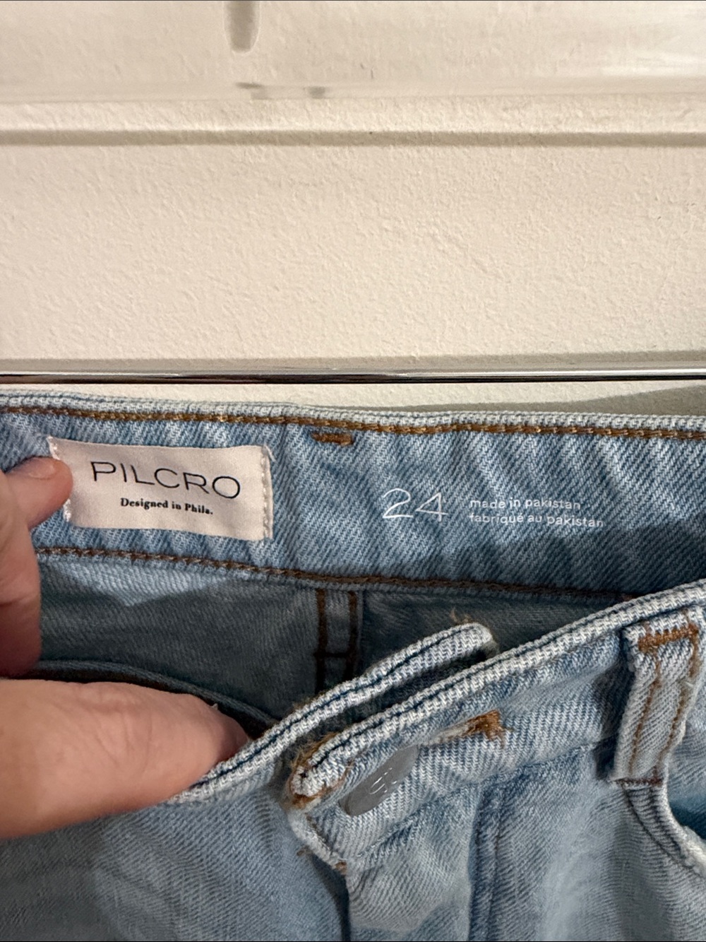 Anthropologie Pilcro Low Rise Wide Leg Distressed Jeans NWT! - Picture 11 of 12